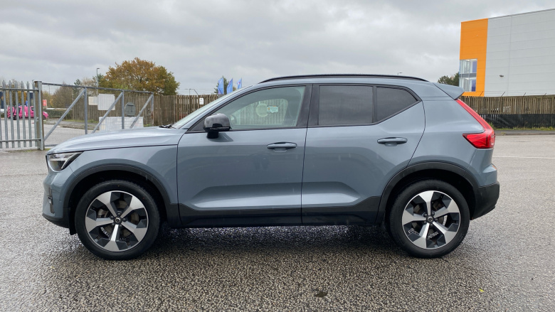 Volvo XC40 2.0 B4P Ultimate Dark 5dr Auto Petrol Estate